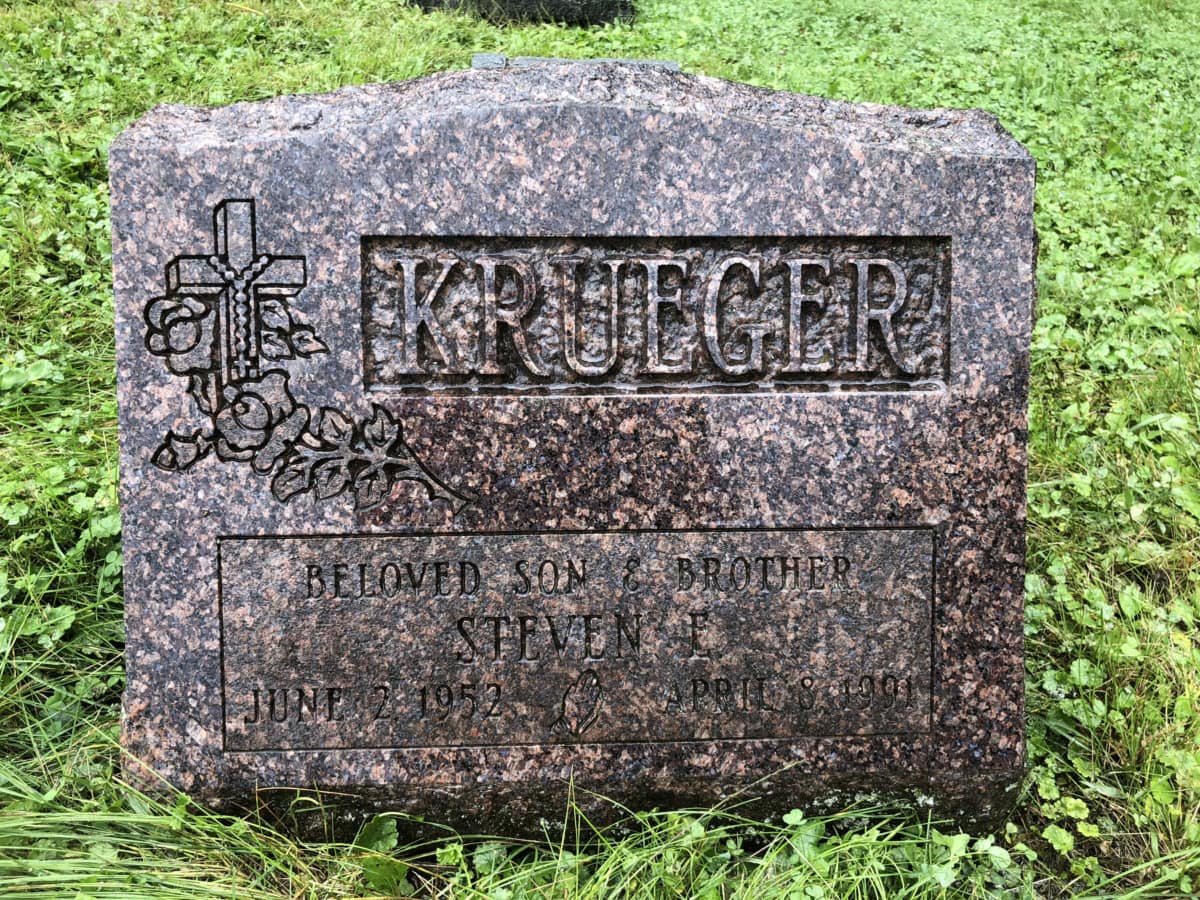 Steveekruegerheadstone